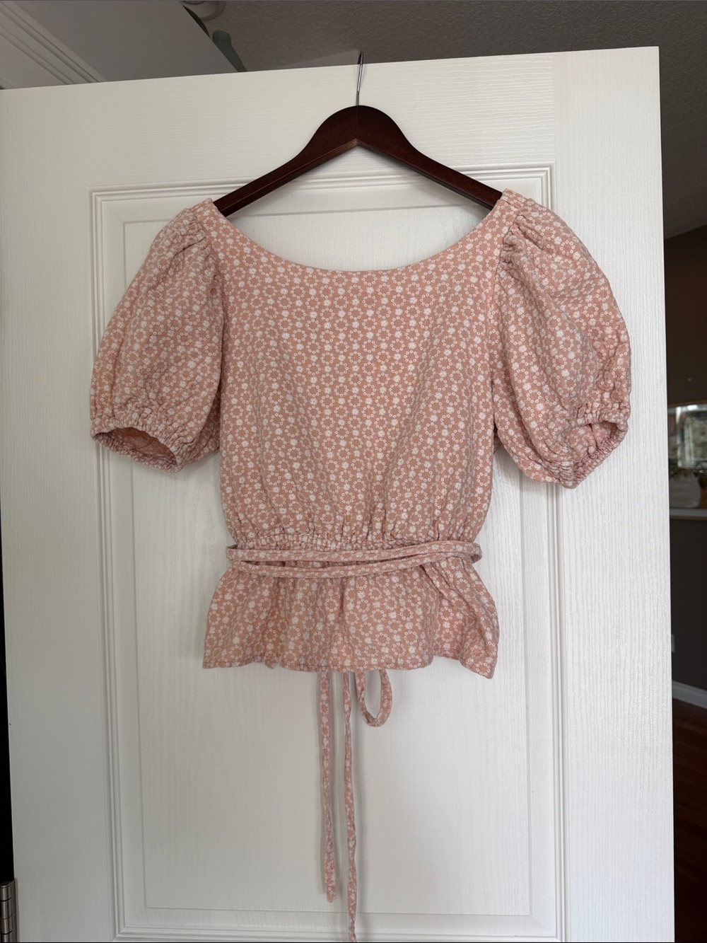 Women's Puff Sleeve Peplum Top - Blush Floral